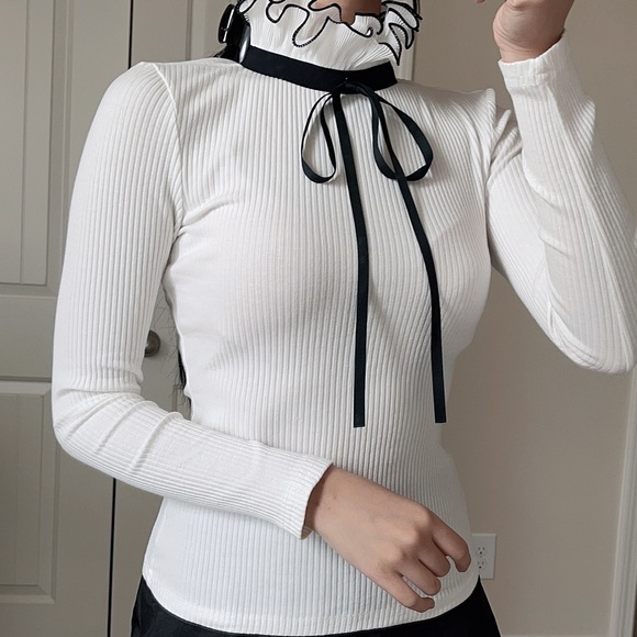 Tops - Cute knit top